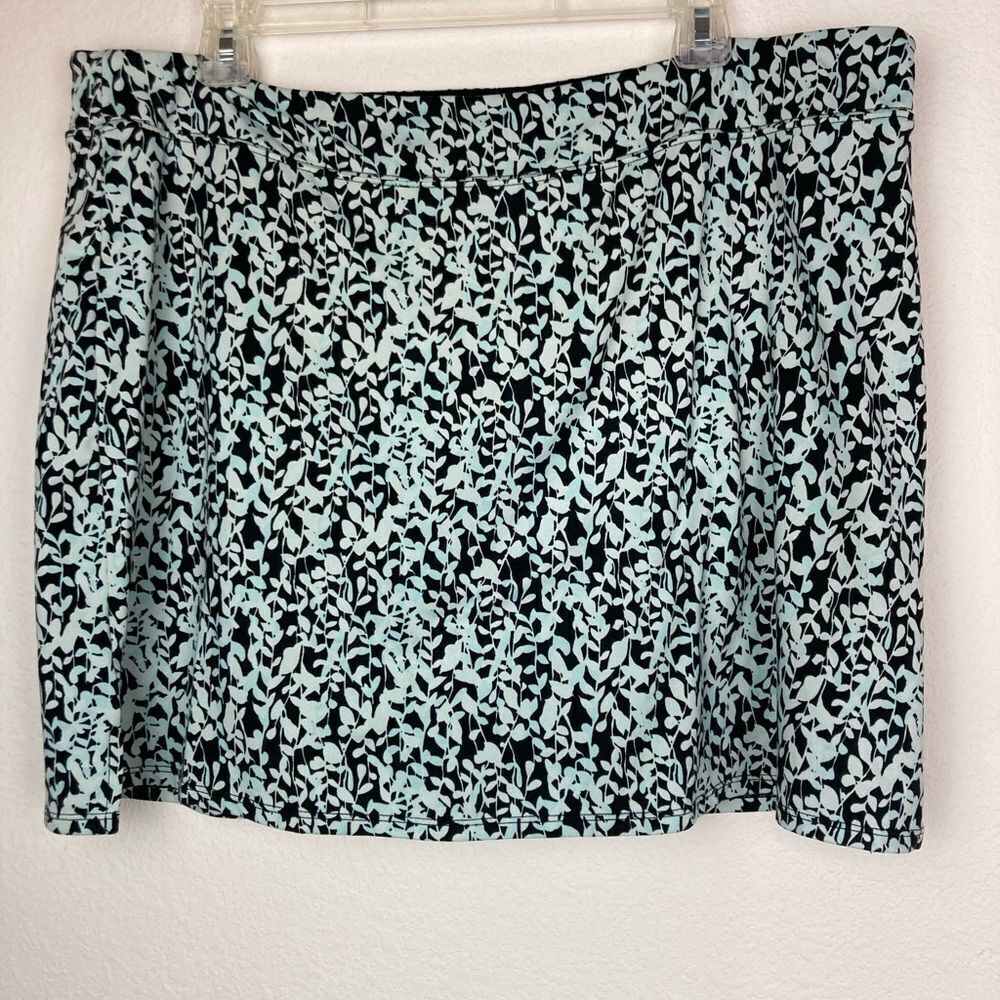 Tranquility Colorado stretchy sporty skort in mint green, black & white